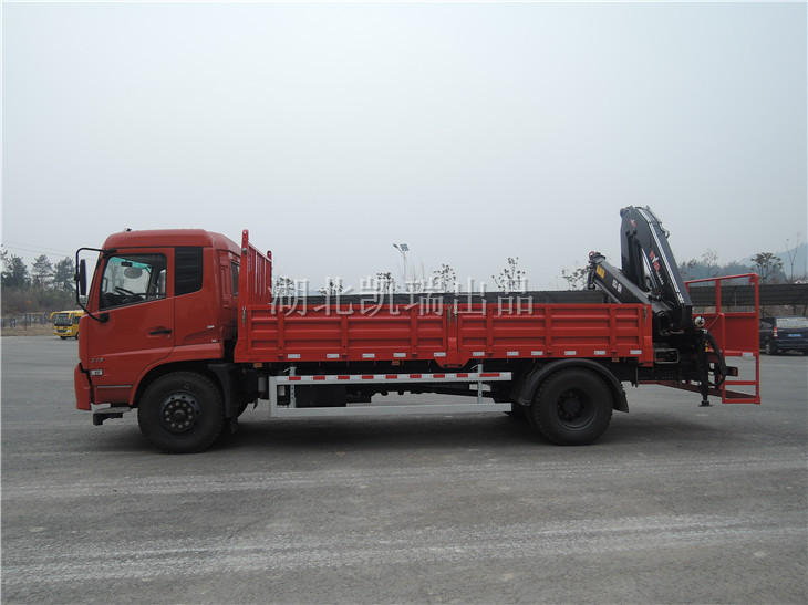 DWJ5180JJHD5型計量檢衡車（左）