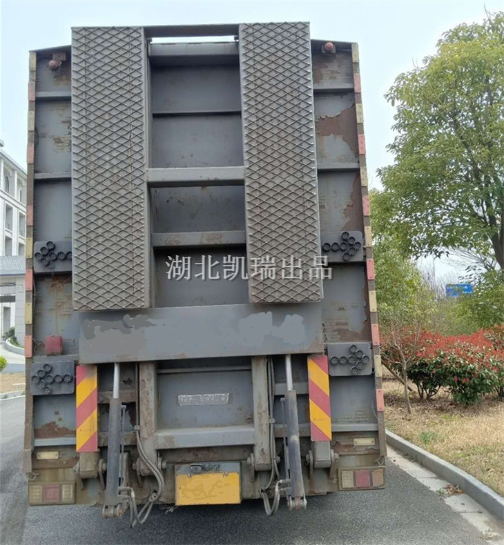 廂式計(jì)量檢衡車(chē)尾板圖