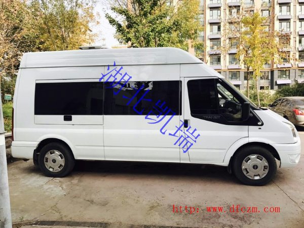 加油機(jī)檢定車側(cè)面