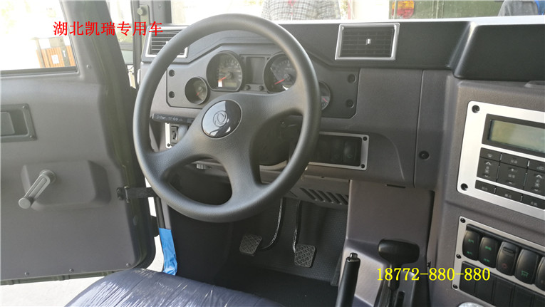 東風(fēng)猛士森林消防運(yùn)兵車儀表臺(tái) 東風(fēng)猛士森林消防運(yùn)兵車儀表臺(tái)