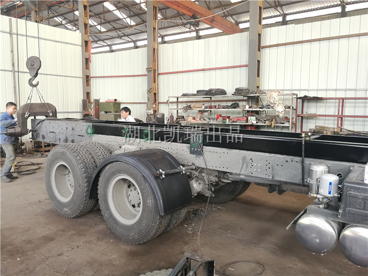 加固板冷鉚加固副梁